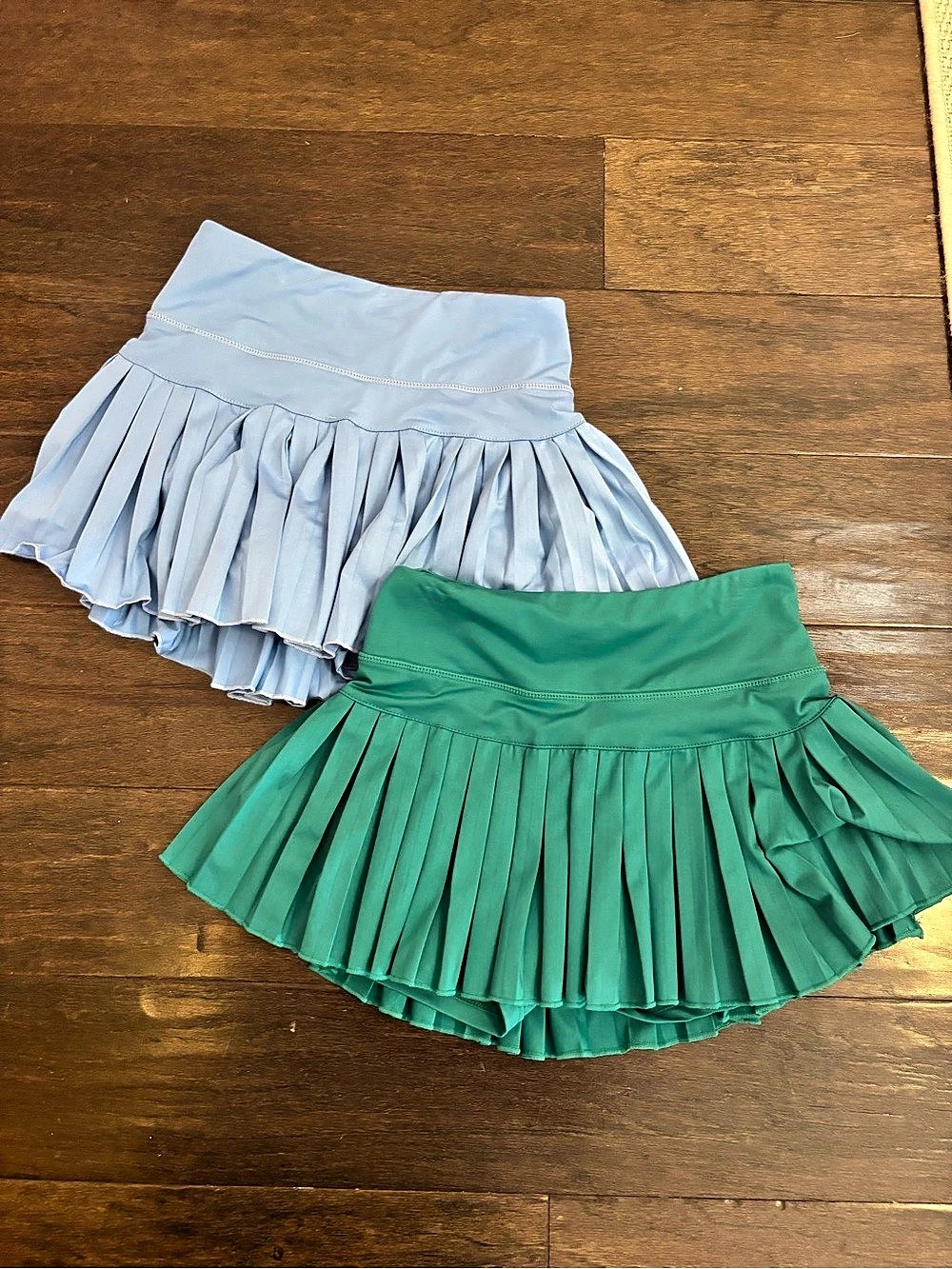 Gold Hinge Pleated Mini Skirt Set in Green & Blue Size XS